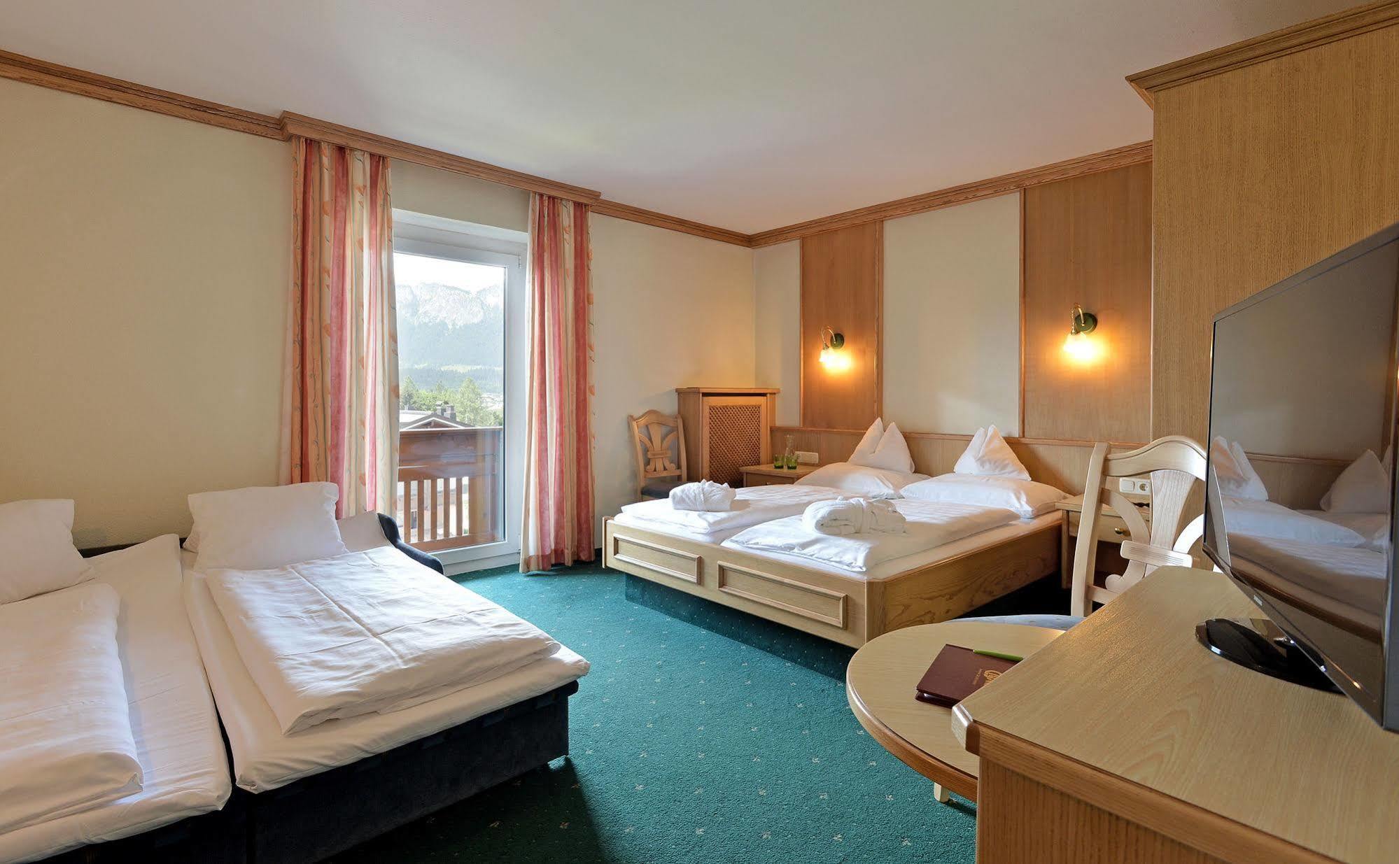 Classic Rooms By Crystal Sankt Johann in Tirol Exterior foto